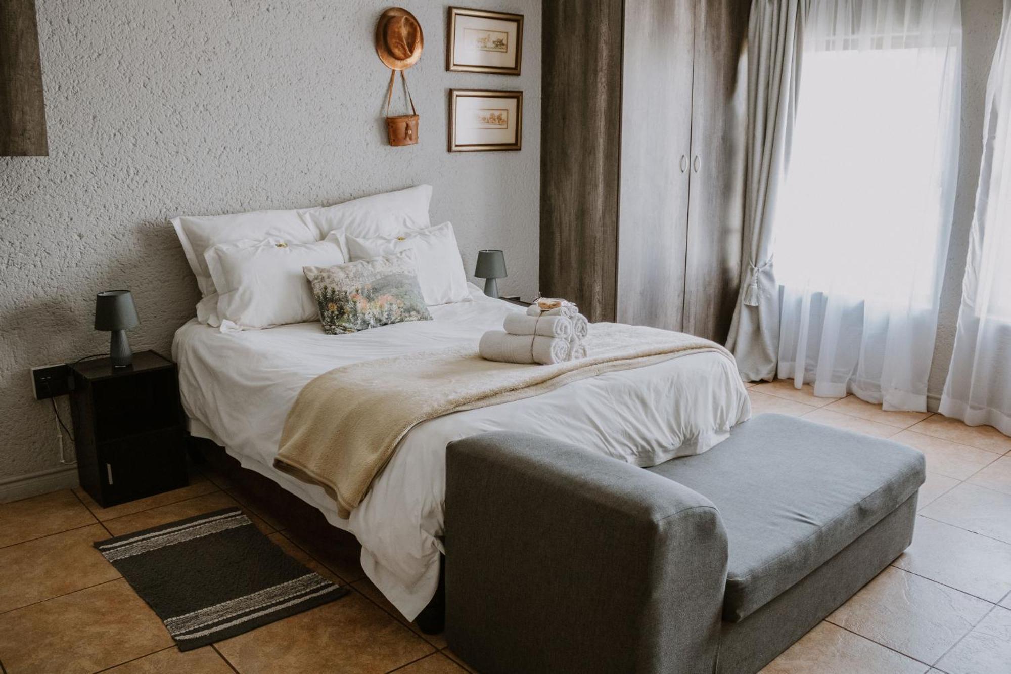 White Linen Guesthouse Tierpoort Ngoại thất bức ảnh